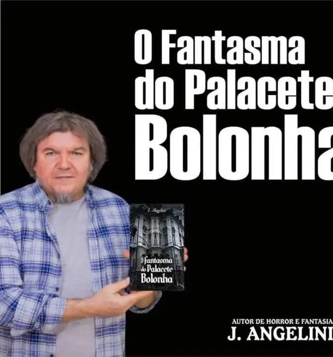 J. Angelini com leitores em evento literário
